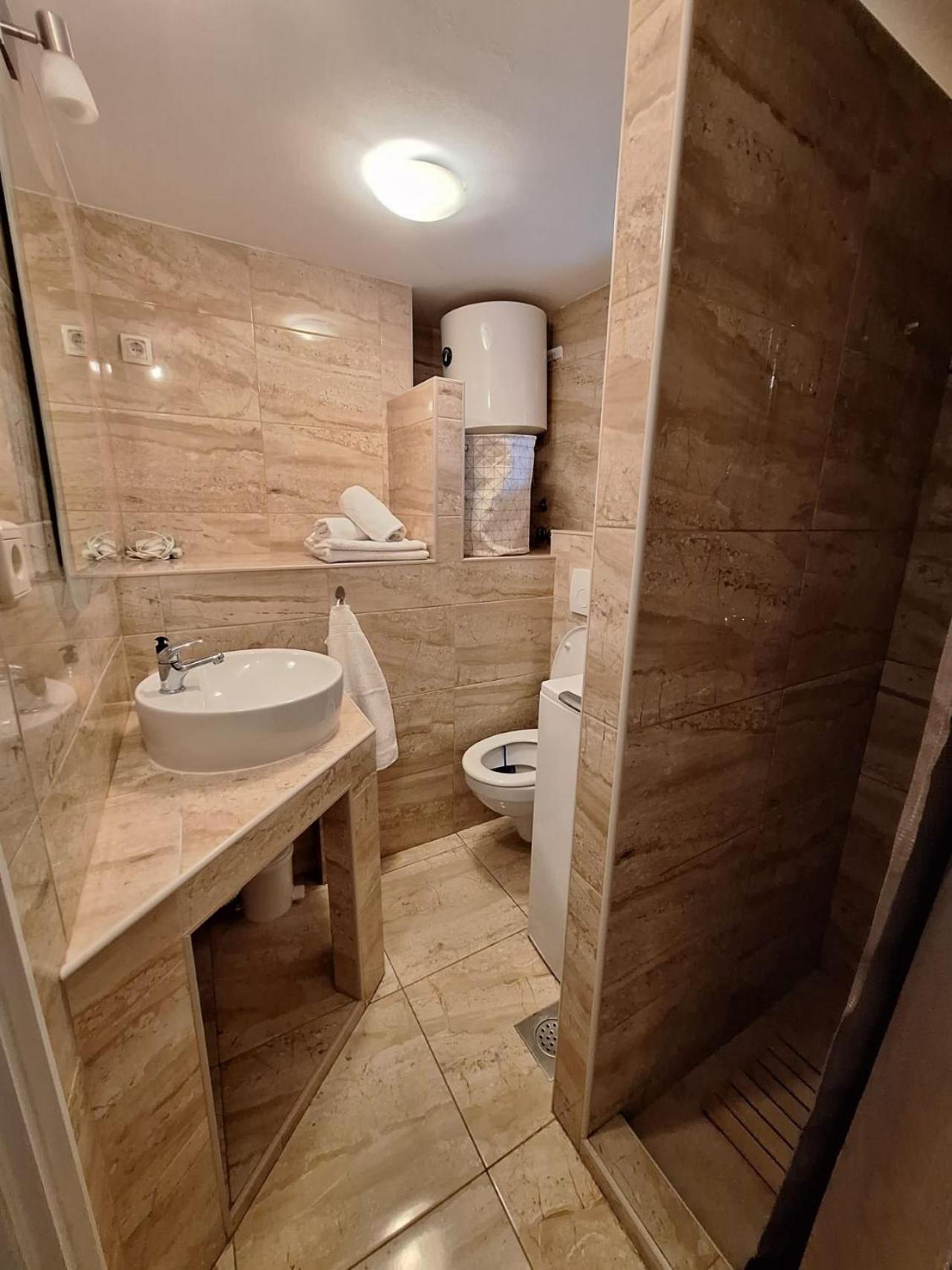 Lucy - Free Private Parking Appartement *