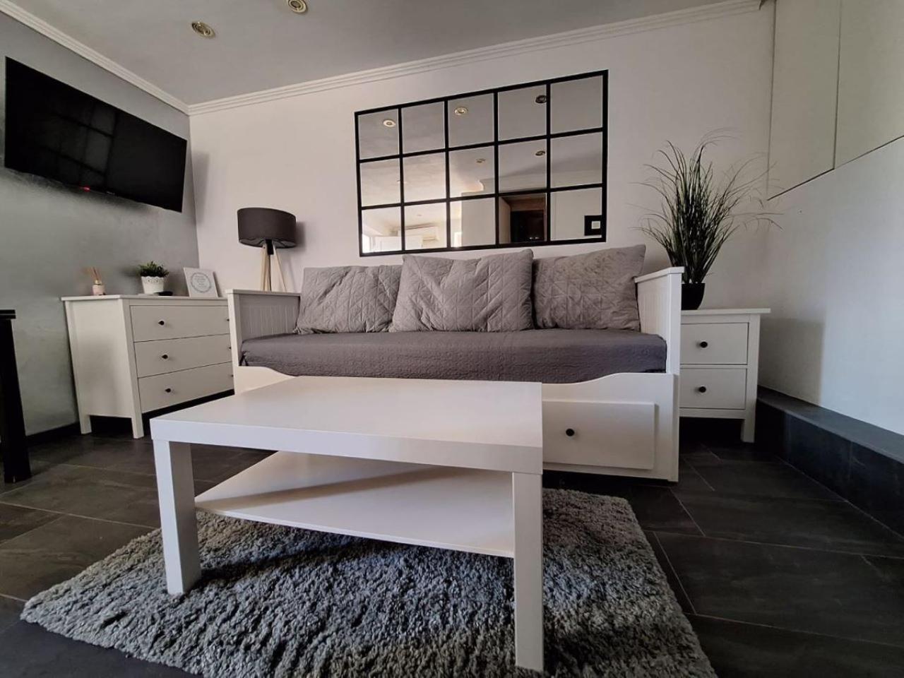 Lucy - Free Private Parking Appartement *